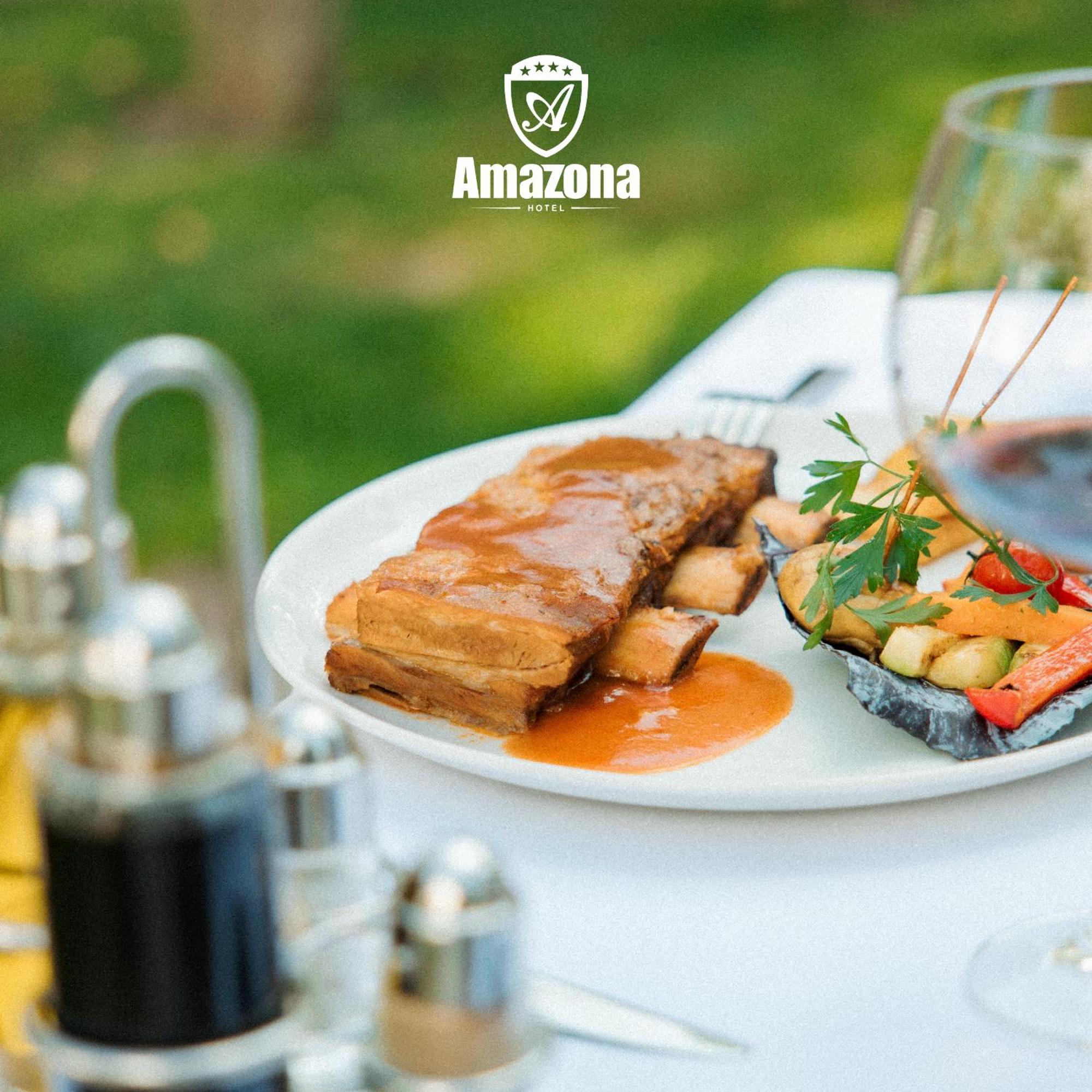 Amazona Hotel Pristina Extérieur photo