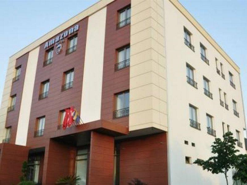 Amazona Hotel Pristina Extérieur photo