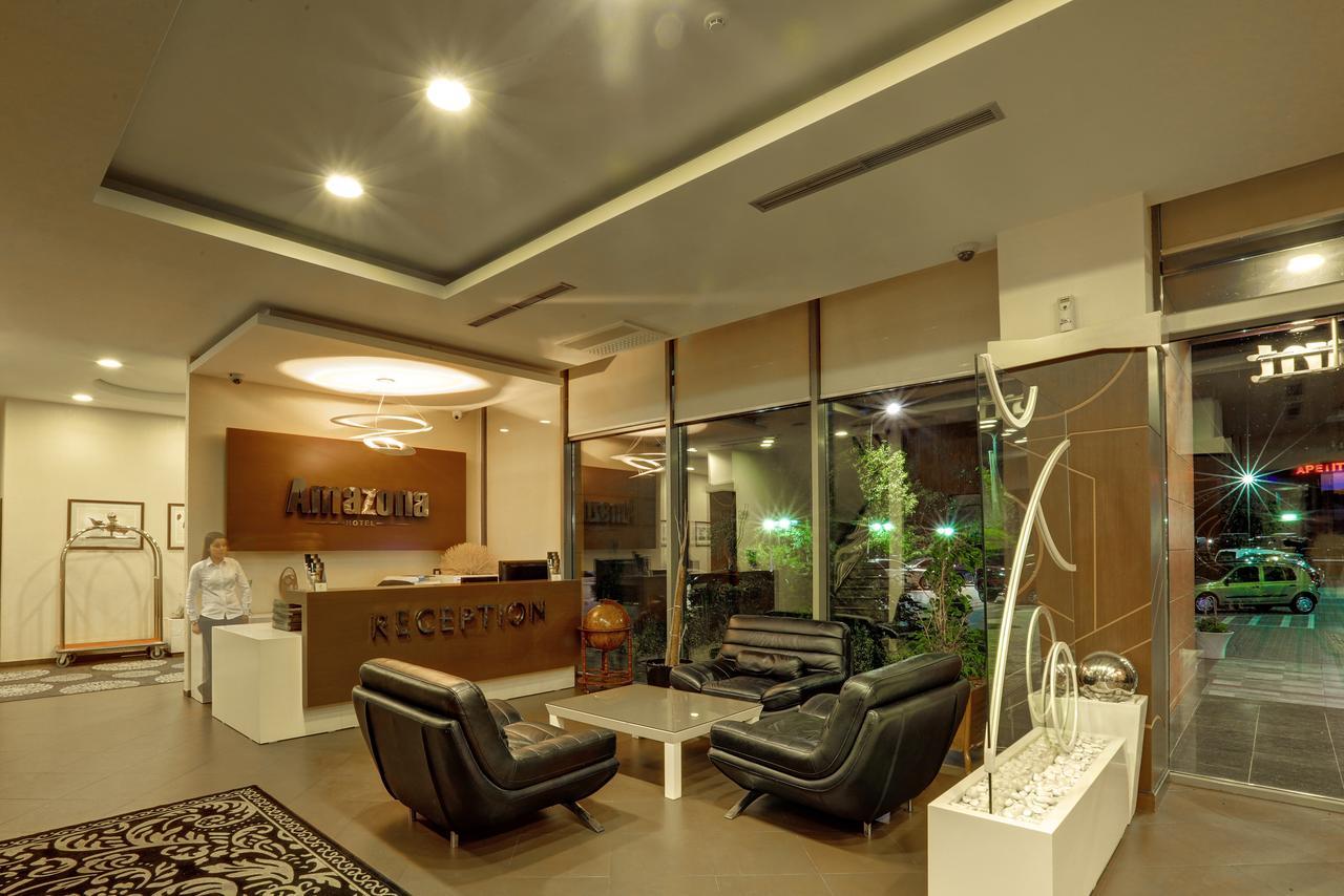 Amazona Hotel Pristina Extérieur photo