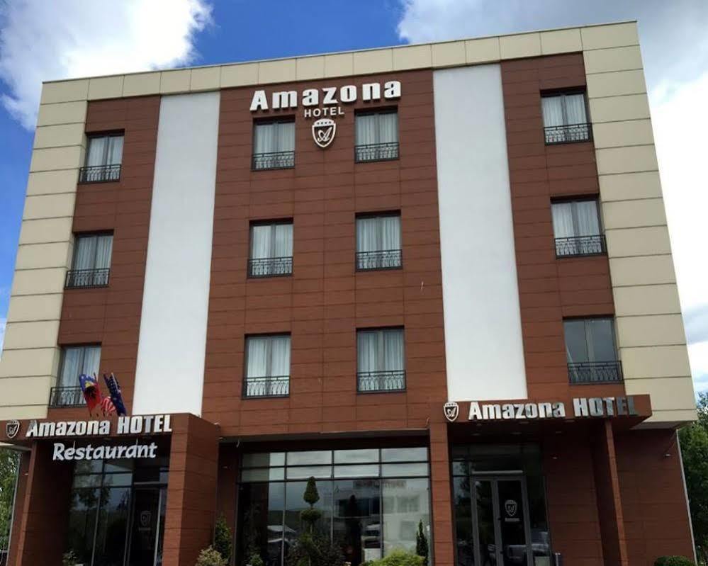 Amazona Hotel Pristina Extérieur photo